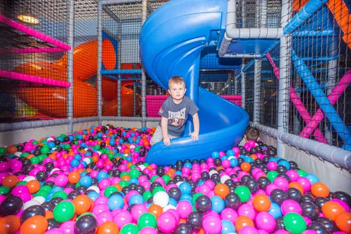 Centrum Zabaw i Edukacji "Złoty Smoczek"