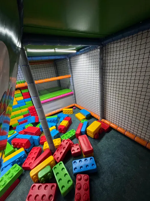 Sala zabaw i Park Trampolin Bingo-Bongo Koszalin