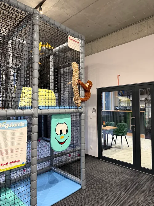 Dobre Miejsce - Bawialnia i Kawiarnia