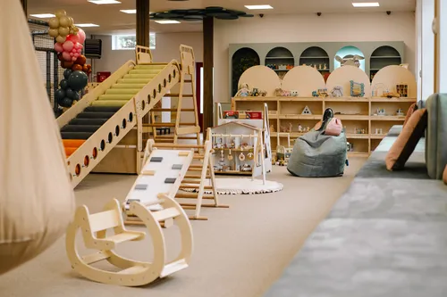 SKOCZEK Sala zabaw i centrum mądrej zabawy