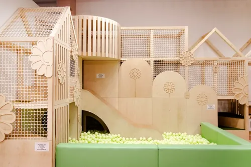 La Famille Kawa i Zabawa | sala zabaw | naturalna bawialnia | małpi gaj | matcha