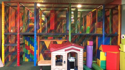 Bajkowe Pieterko - kameralna sala zabaw, niepubliczny punkt przedszkolny, warsztaty dla dzieci i dorosłych